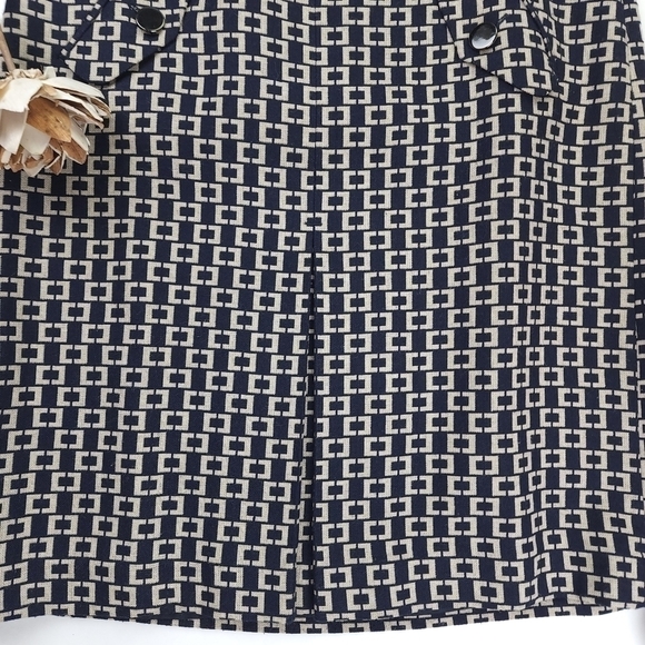 LOFT Black Cream Front Pleated Skirt Sz 2 - Picture 10 of 15